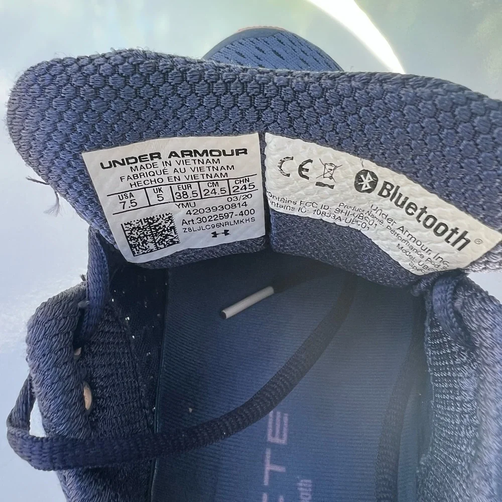 Under Armour Navy Running Shoes with Bluetooth